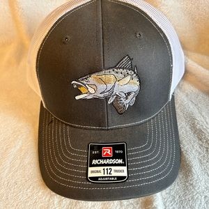 Mens Richardson hat. NWT dark grey with cool fish on front